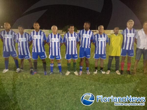 Jogo Solidário arrecada 100 kg de alimentos em prol da APAE de Floriano.(Imagem:FlorianoNews)