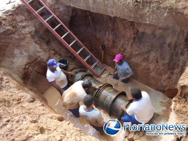 Rompimento de adutora provoca falta de água em Floriano.(Imagem:FlorianoNews)