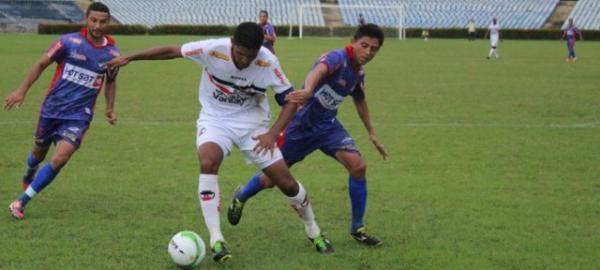 Equipes fizeram a final do Campeonato Piauiense de 2014.(Imagem:Abdias Bideh/Globoesporte.com)