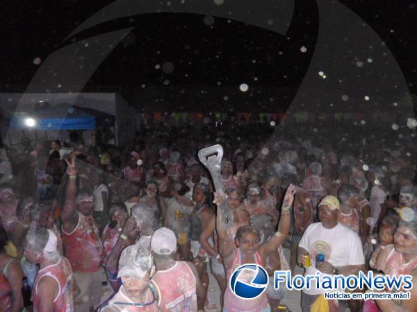 Bloco Os Papeleiros abre o carnaval de Barão de Grajaú com o tradicional Zé Pereira. (Imagem:FlorianoNews)