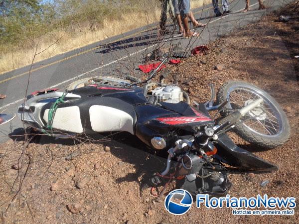 Colisão entre carro e moto deixa uma vítima fatal na Rodovia que liga Floriano a Itaueira.(Imagem:FlorianoNews)