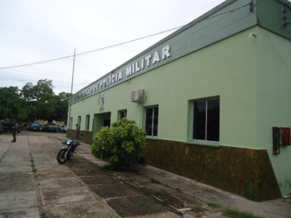 Motocicleta tomada de assalto é recuperada na zona rural de Floriano.(Imagem:FlorianoNews)