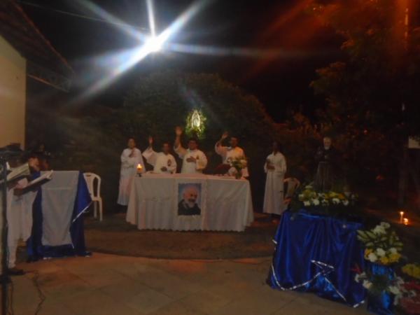 Devotos participam do encerramento dos festejos de São Pio de Pietrelcina.(Imagem:FlorianoNews)