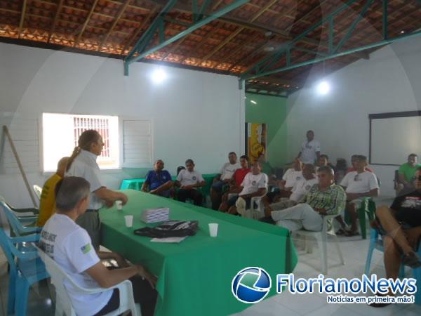 Presidente do PPL apresenta estatuto à Associação de Ex-Combatentes.(Imagem:FlorianoNews)