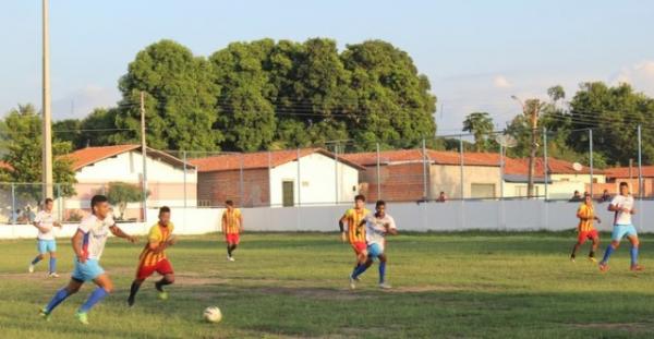 Enxuga Rato diminuiu o ritmo após marcar os dois gols e partida seguiu truncada.(Imagem:Daniel Cunha)