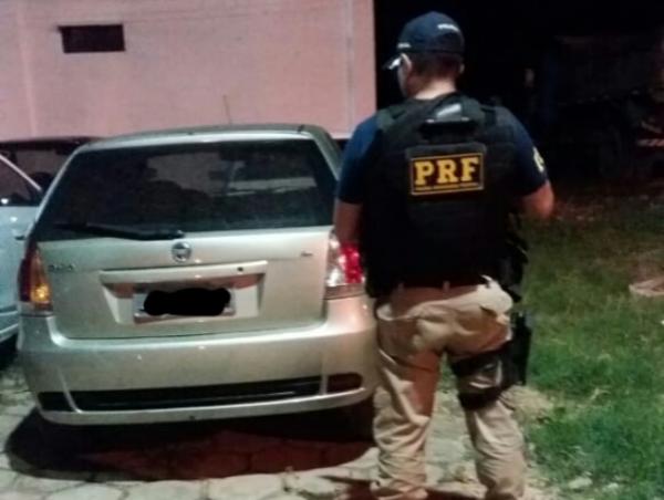 PRF e Polícia Civil recuperam carro roubado em Bom Jesus.(Imagem:PRF)