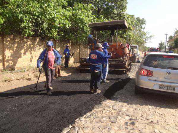 Obras de pavimentação na Av. Santos Dumont estão em andamento.(Imagem:FlorianoNews)