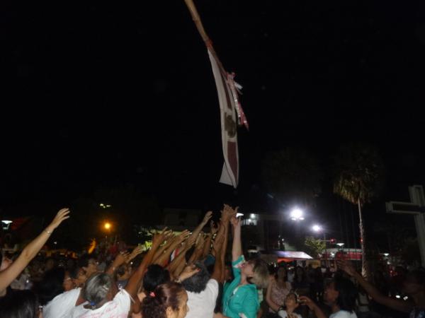 Derrubada do mastro marca encerramento dos festejos de São Pedro de Alcântara.(Imagem:FlorianoNews)