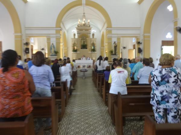 Familiares e amigos participaram da missa de corpo presente de Antão Reis.(Imagem:FlorianoNews)