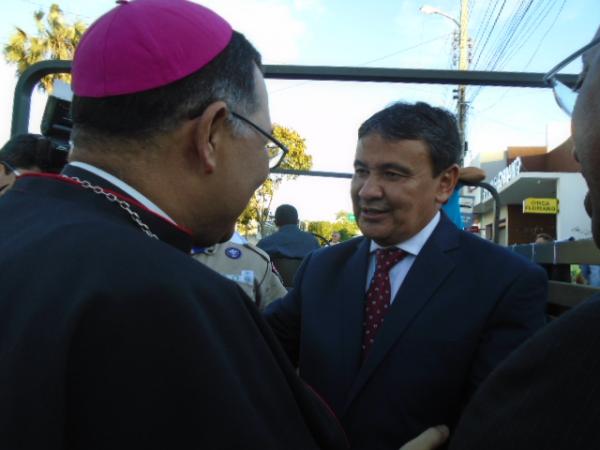 Dom Edivalter e o governador Wellington Dias.(Imagem:FlorianoNews)