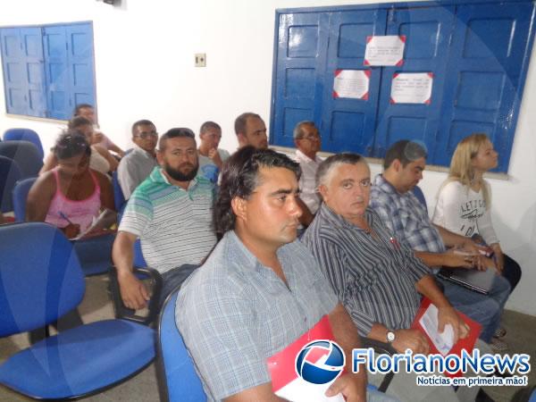 Entidades participam de reunião sobre programa seguro safra.(Imagem:FlorianoNews)