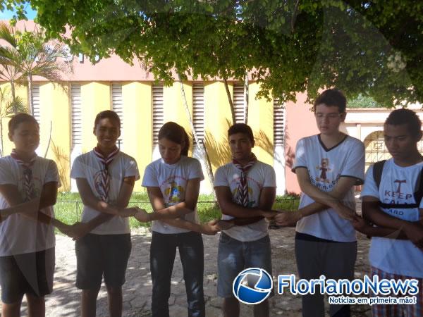 Grupos de jovens realizam campanha de doação de alimentos em Floriano.(Imagem:FlorianoNews)