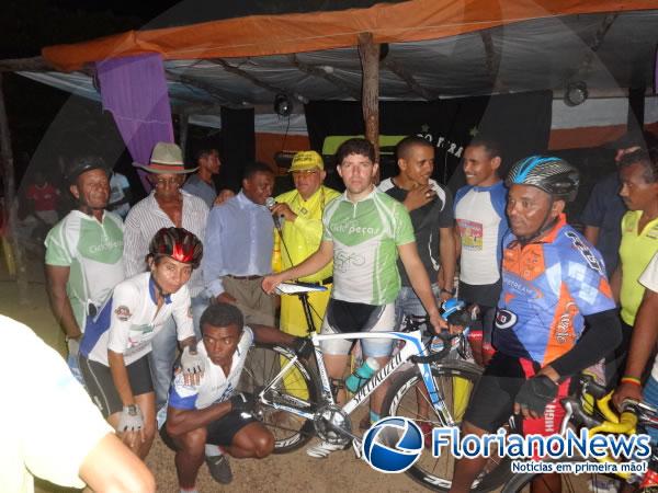 Corrida Ciclista e festa dançante animaram localidade Pequi.(Imagem:FlorianoNews)