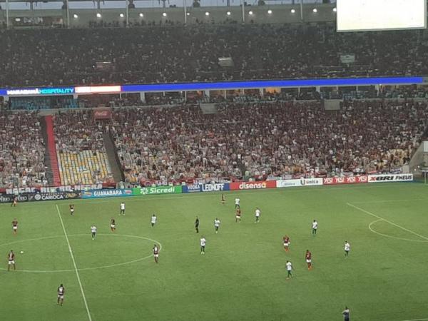 Organização do Flamengo no ataque no primeiro tempo: 4-2-4, com Vitinho, Gabriel, Pedro e Michael alinhados na frente.(Imagem:Felipe Schmidt)