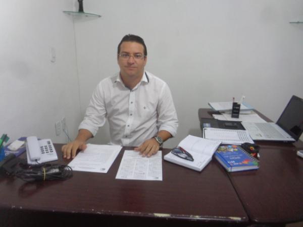 Raimundo Resende, Secretário de Educação de Barão de Grajaú.(Imagem:FlorianoNews)