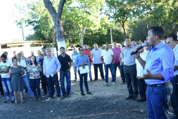 Obra de esgotamento sanitário será retomada em Floriano.(Imagem:SECOM)