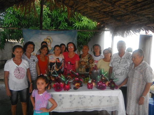 Mulheres participaram de curso de reciclagem em garrafas pet.(Imagem:FlorianoNews)