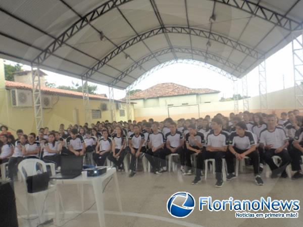Ronda Cidadão realizou palestra sobre drogas no Colégio Impacto.(Imagem:FlorianoNews)