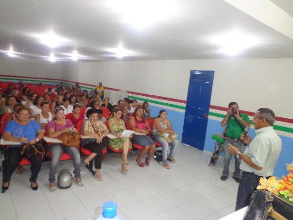 Professores baronenses participaram de reunião sobre o PNAIC.(Imagem:FlorianoNews)