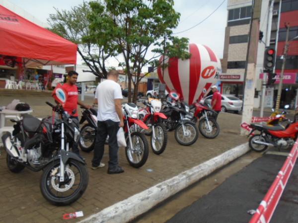 Cajueiro Motos realiza Pit Stop na Praça Dr. Sebastião Martins.(Imagem:FlorianoNews)
