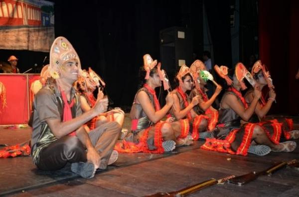 Jovens de Floriano representam a cidade e apresentam seus talentos em teatro de Teresina?.(Imagem:Mérito Juvenil )