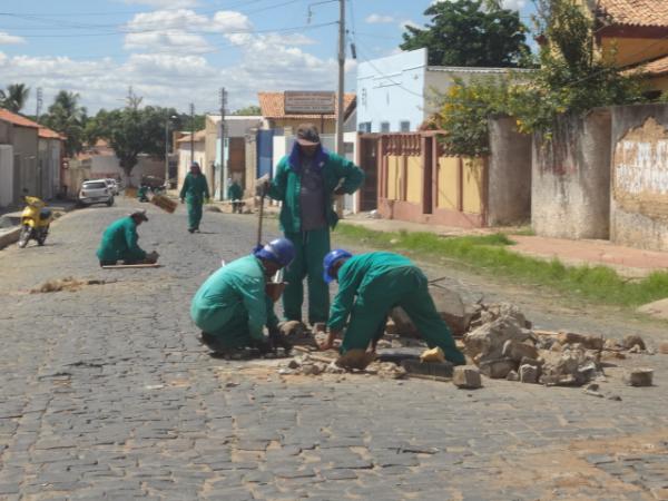 Mutirão da limpeza dá cara nova às ruas de Floriano.(Imagem:FlorianoNews)