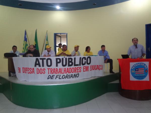 Professores de Floriano fazem manifestação por repasse do FUNDEB.(Imagem:FlorianoNews)