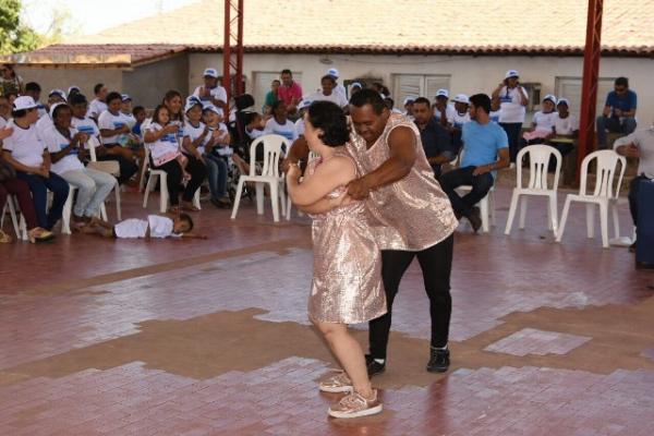 APAE de Floriano é contemplada com Kit Multimídia.(Imagem:SECOM)