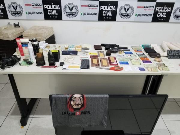 Material apreendido em Teresina com suspeitos de cometer assalto a banco em Pindaré-Mirim, no Maranhão.(Imagem: Greco/ Polícia Civil do Piauí)
