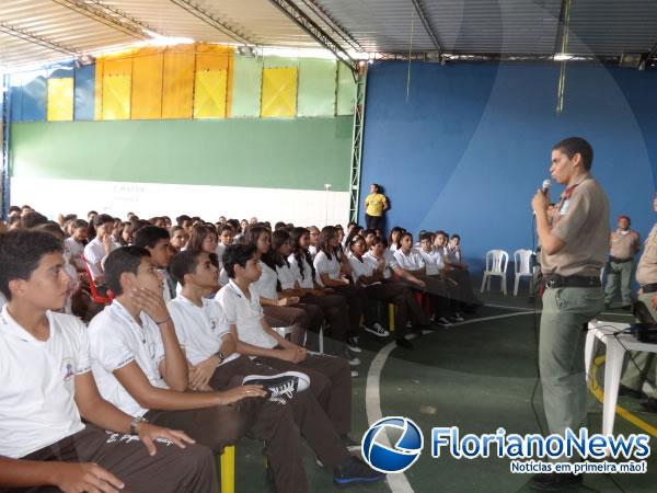 Ronda Cidadão proferiu palestra sobre drogas na Escola Pequeno Príncipe.(Imagem:FlorianoNews)