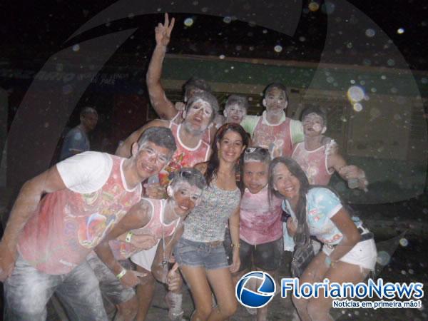 Bloco Os Papeleiros abre o carnaval de Barão de Grajaú com o tradicional Zé Pereira. (Imagem:FlorianoNews)