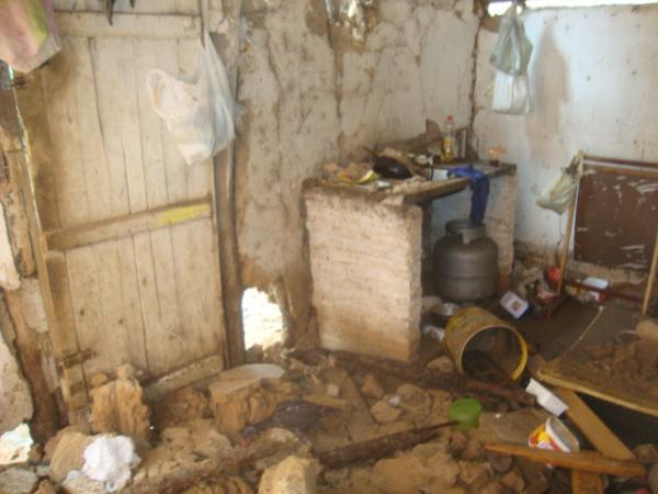 Casas desabaram e deixaram familias sem teto(Imagem:redação)