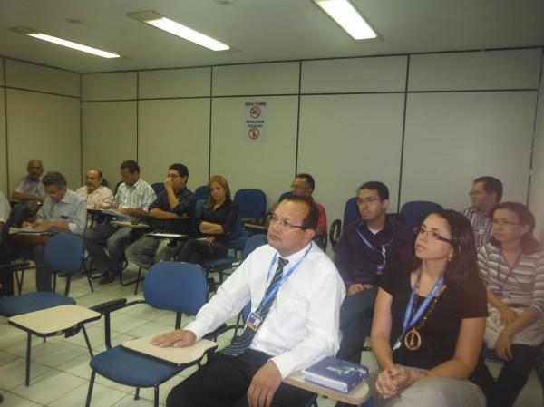 Gilberto Júnior participou de encontro com a CEF e avaliou e avaliou futuras parcerias.(Imagem:FlorianoNews)