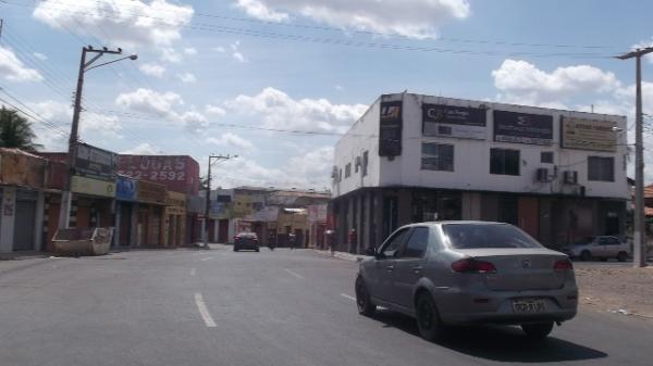 Avenida Bucar Neto, Centro de Floriano.(Imagem:FlorianoNews (Arquivo))