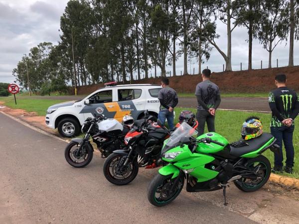 Motociclistas são flagrados tirando racha em rodovia de Catiguá (Imagem:Divulgação/PRE)