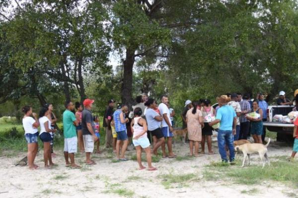 Prefeitura de Floriano entrega cestas básicas na zona rural.(Imagem:SECOM)