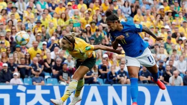 Cristiane acerta linda cabeçada e marca no jogo Brasil x Austrália. (Imagem:Reuters)