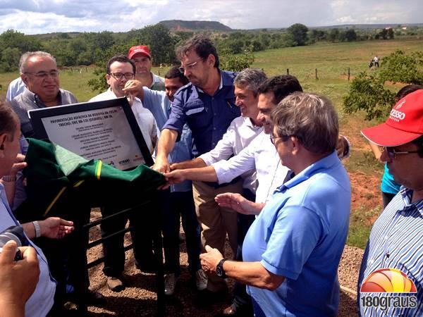 Gustavo Neiva participou da entrega da primeira etapa de pavimentação entre Gilbués e Santa Filomena.(Imagem:180graus)