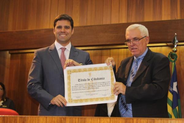 Assembleia entrega título de cidadania a diretor jurídico da CSN.(Imagem:Alepi)