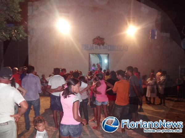 Levantada do mastro marca início dos festejos de Nossa Senhora da Conceição na localidade Manga.(Imagem:FlorianoNews)