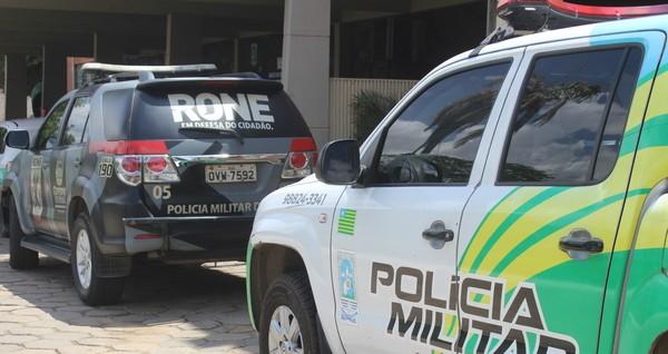 Policial Militar é presa administrativamente após ser flagrada em vídeo agredindo suspeito de assalto em Teresina.(Imagem:Andrê Nascimento/ G1 PI)