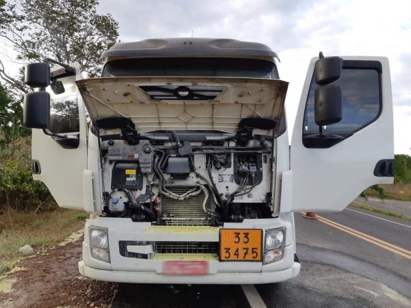 Caminhão-tanque sofre princípio de incêndio na BR-316.(Imagem:Reprodução/PRF)