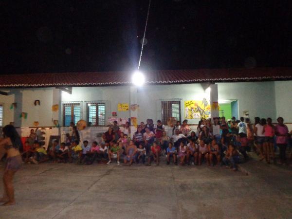  Alunos da Unidade Integrada Domingos Machado comemoraram o Dia do Folclore.(Imagem:FlorianoNews)
