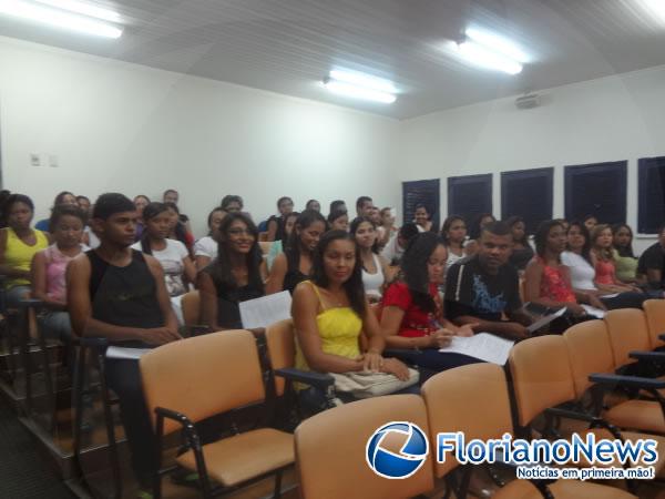 Jovensde Floriano receberam certificado do Projovem Trabalhador.(Imagem:FlorianoNews)