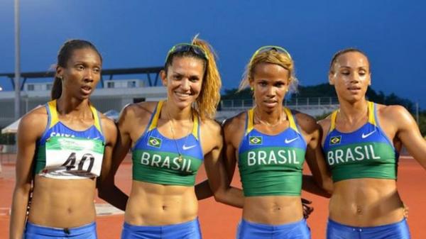 Joelma das Neves com seleção brasileira de atletismo revezamento.(Imagem:Reprodução/ Facebook)