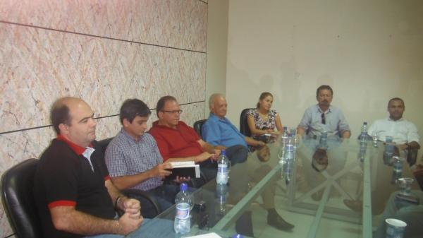 Exposição Feira Agropecuária é tema de reunião entre lideranças municipais e estaduais.(Imagem:FlorianoNews)