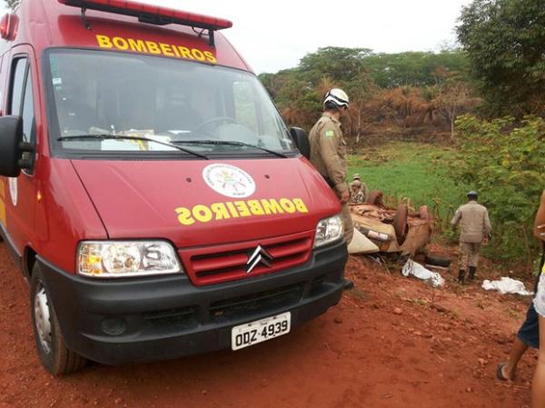 Bombeiros foram até o local para resgatar os feridos.(Imagem:Marconi Alves)