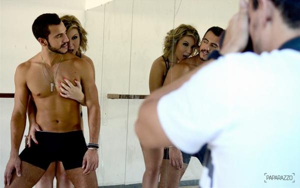 Matheus e Maria Claudia, a Cacau, posam para o Paparazzo.(Imagem:Roberto Teixeira / Paparazzo)