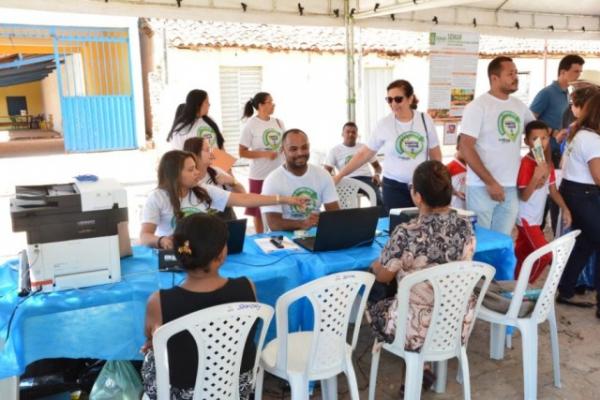 Prefeitura de Floriano realiza IPTU Itinerante no bairro Nossa Senhora da Guia.(Imagem:SECOM)