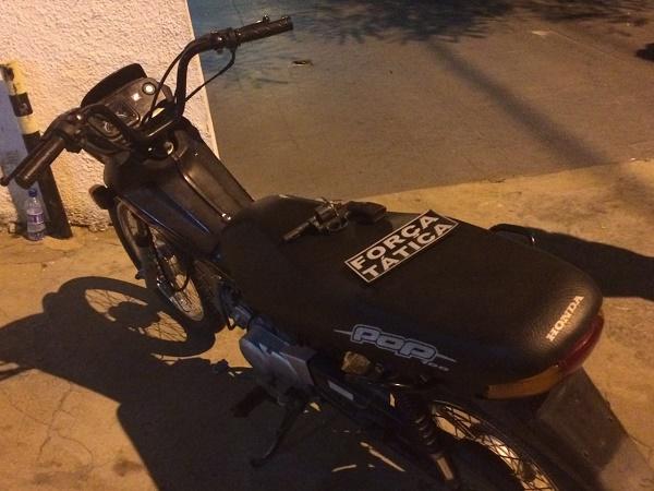 Moto furtada recuperada pela PM.(Imagem:Divulgação/PM)
